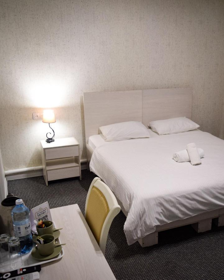 Hotel "Continent" Halal 卡拉甘达 外观 照片