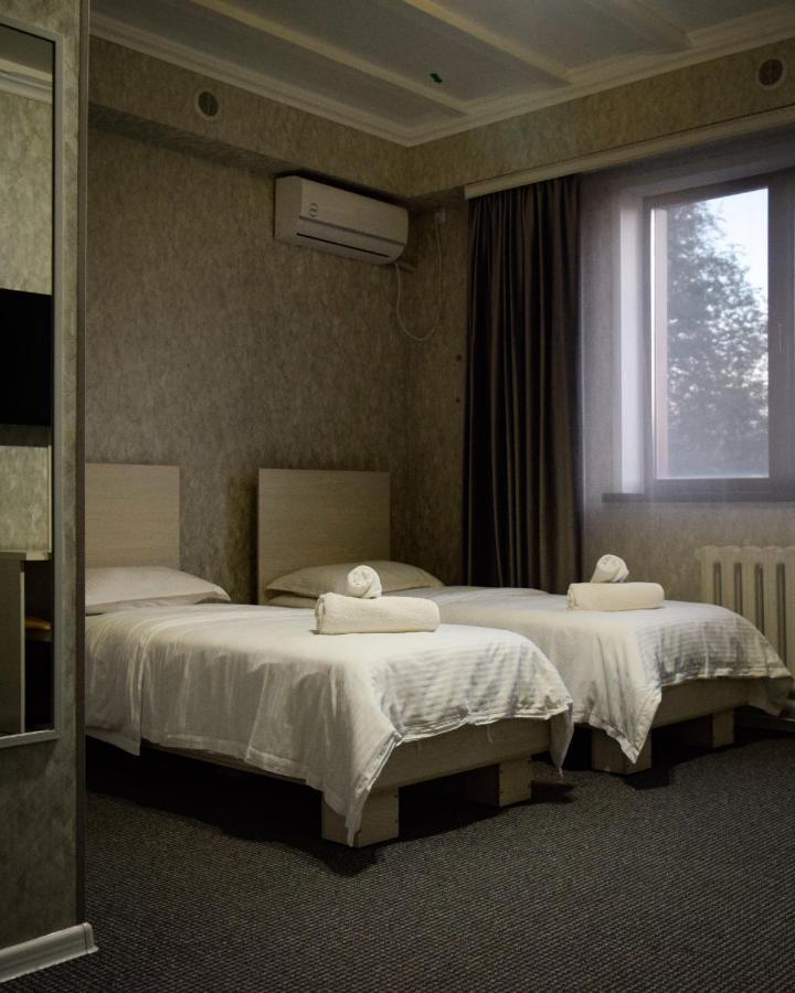 Hotel "Continent" Halal 卡拉甘达 外观 照片