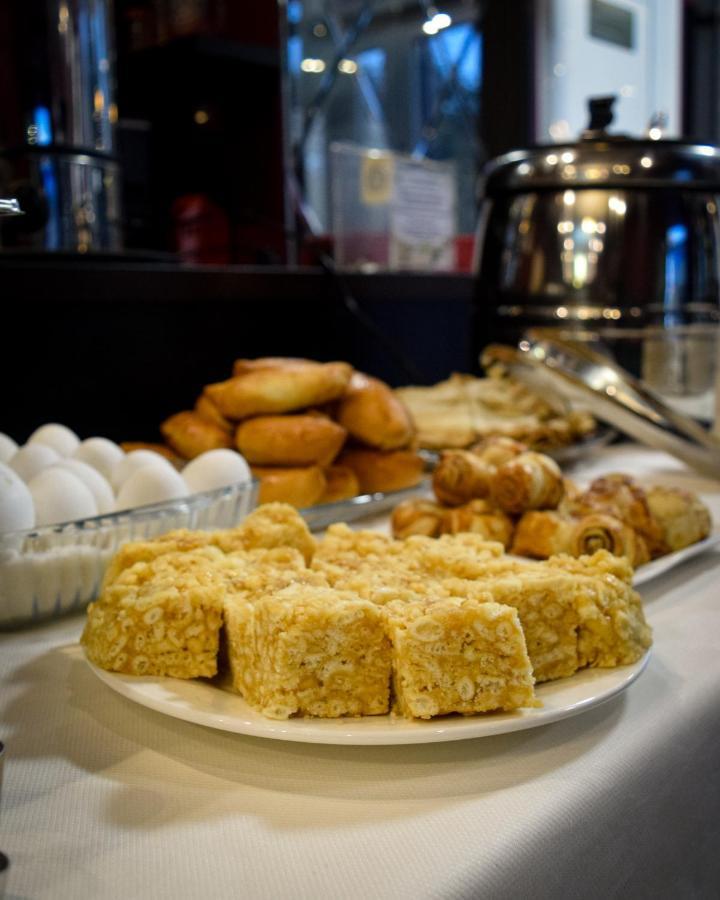 Hotel "Continent" Halal 卡拉甘达 外观 照片