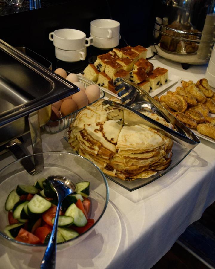 Hotel "Continent" Halal 卡拉甘达 外观 照片